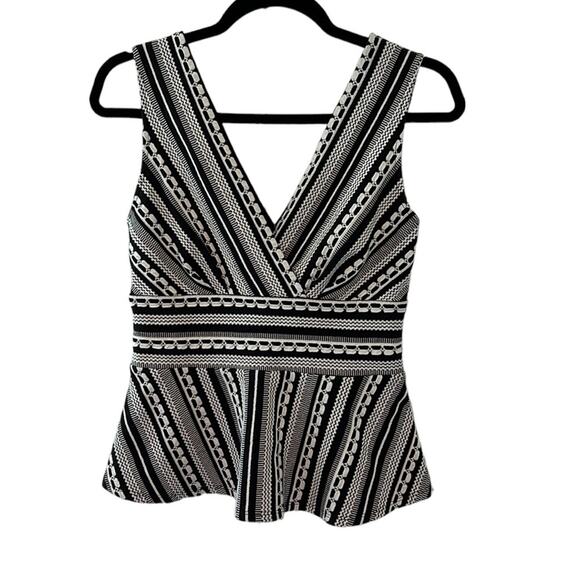 Vanessa Virginia Black & Off White Plunge Neck Peplum Sleeveless Top - Picture 1 of 12